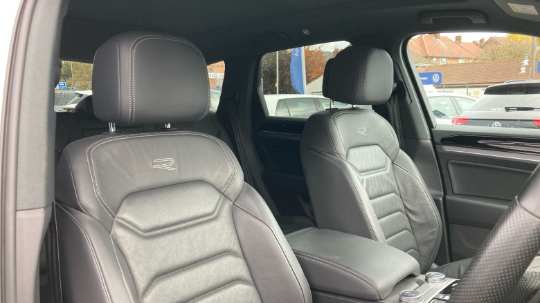 Volkswagen Touareg 3.0 V6 TDI 4Motion Black Edition 5dr Tip Auto Diesel Estate